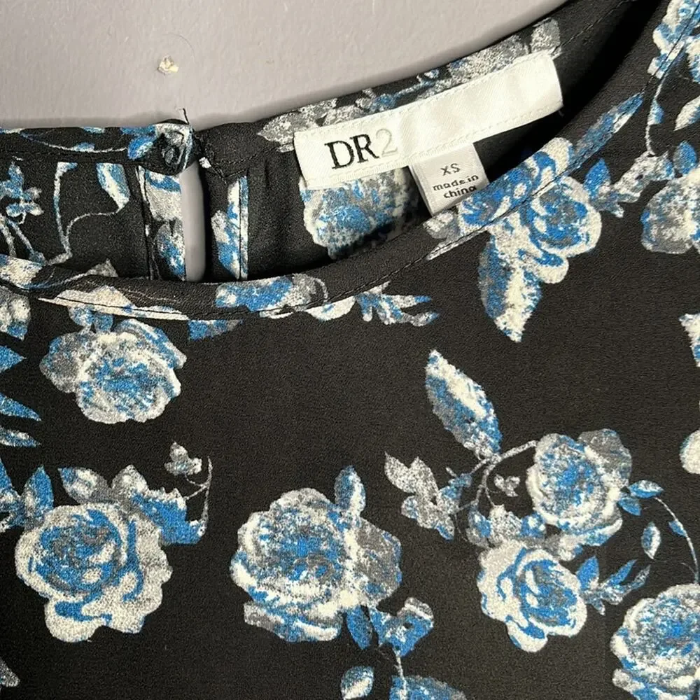 DR2 Black and Blue Floral Short Sleeve Blouse Size XS - Picture 3 of 9